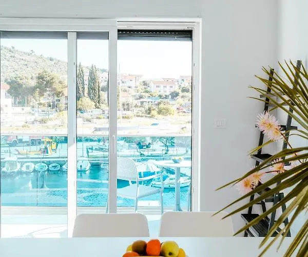 アパート Blue